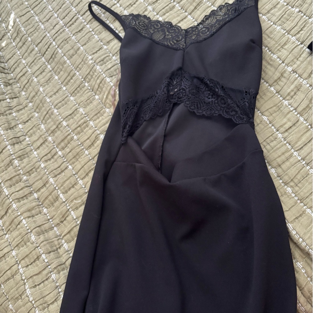 Elegant Black Lace Trim Sleepwear